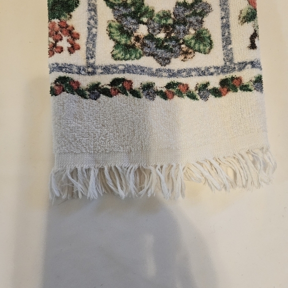 Hand Crafted handmade  green crochet top kitchen dish towels strawberry rustic - Picture 11 of 16